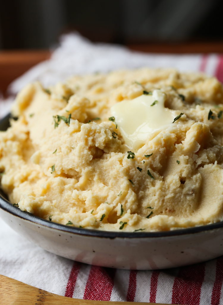 Crock Pot Mashed Potatoes is the best mashed potato recipe to feed a crowd!